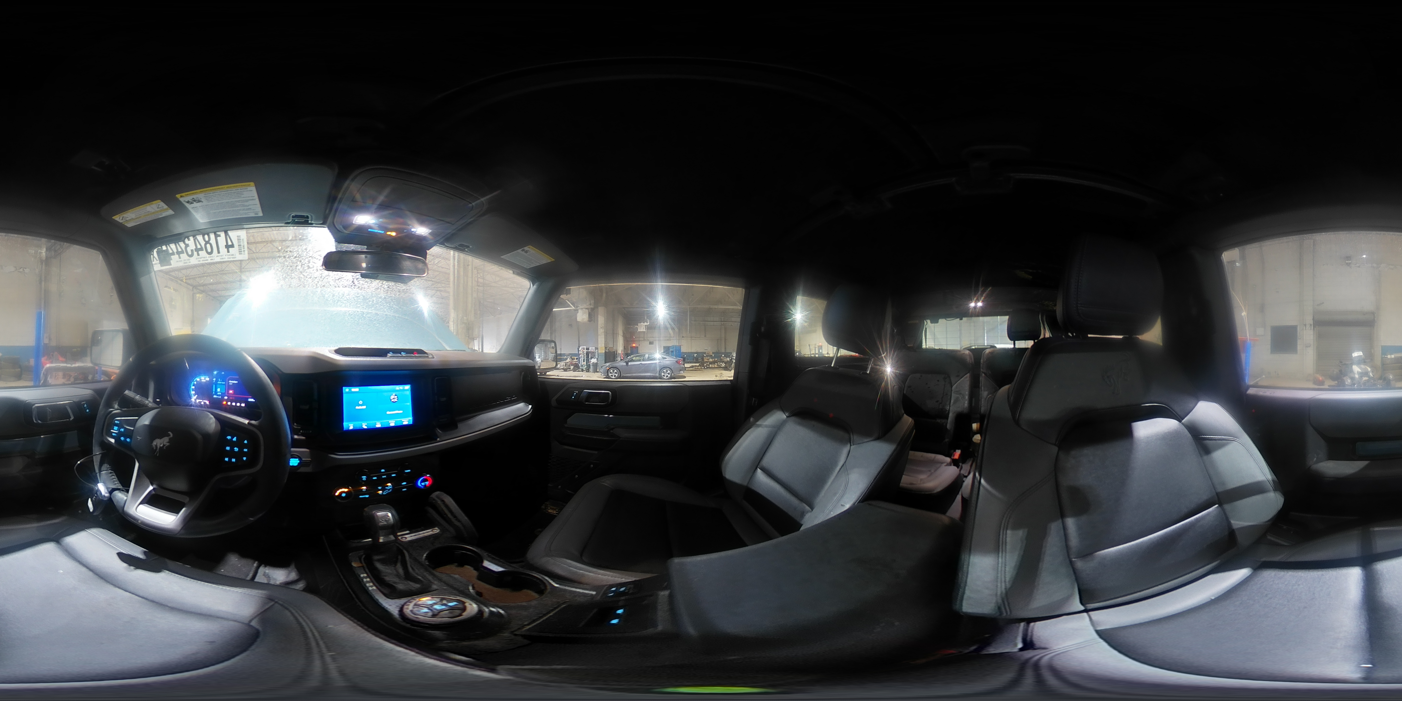 2023 Ford Bronco - Image 13
