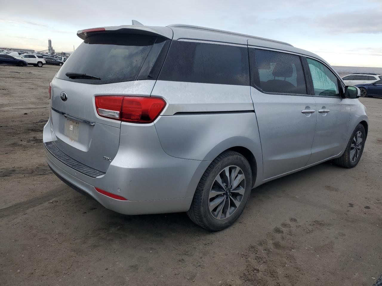 2015 Kia Sedona - Image 3