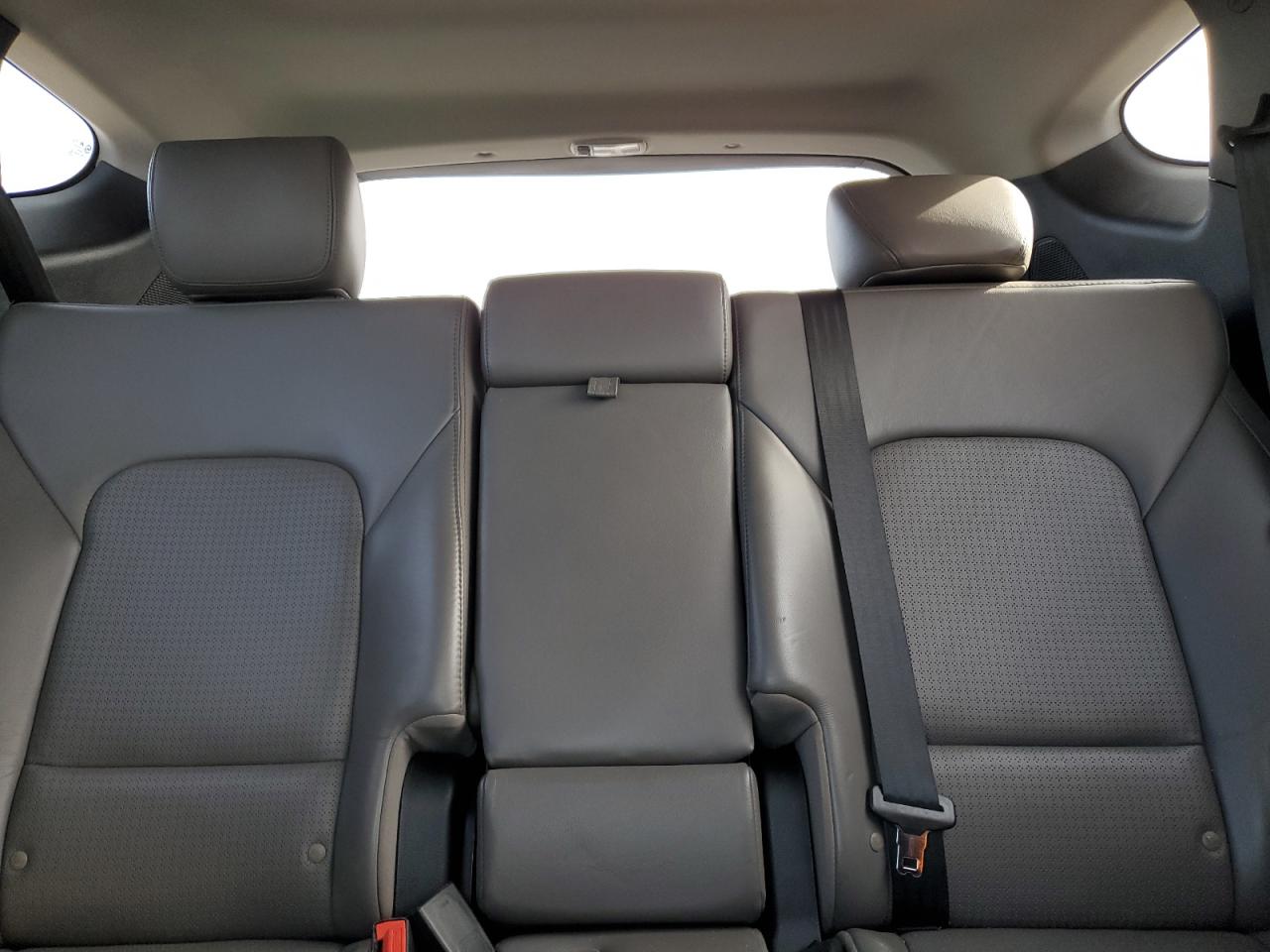 2013 Hyundai Santa Fe - Image 10