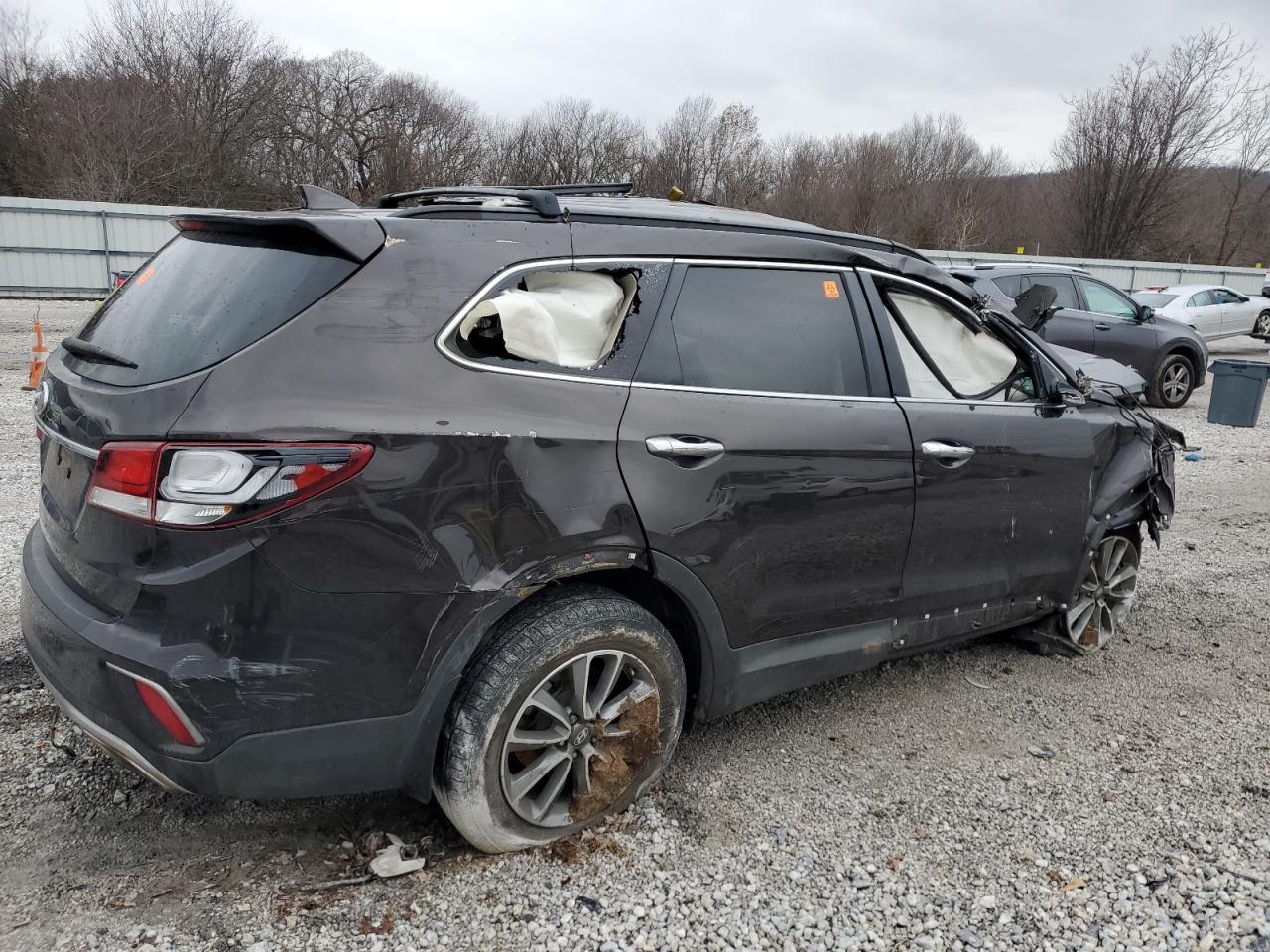 2018 Hyundai Santa Fe - Image 3