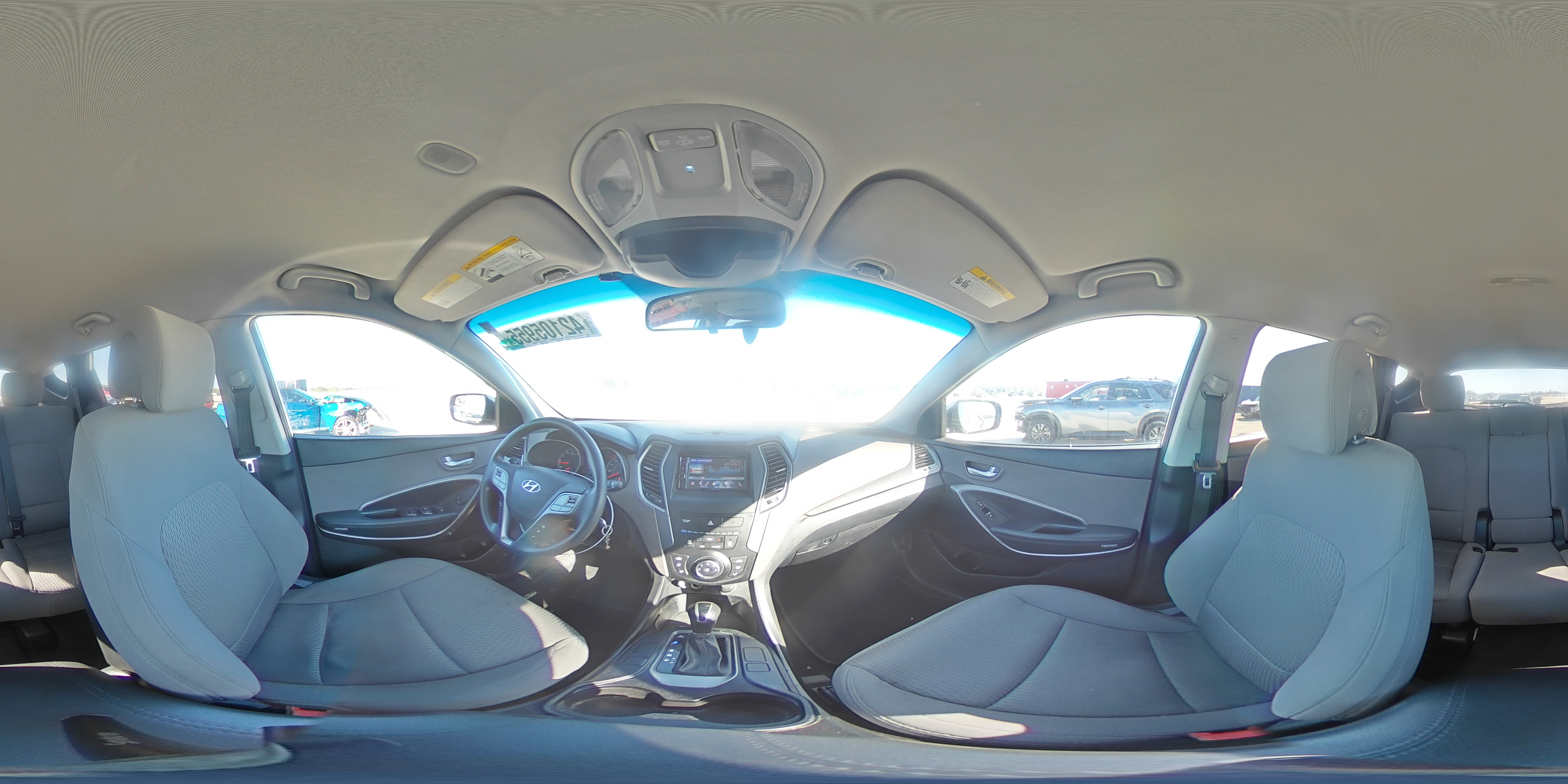 2015 Hyundai Santa Fe - Image 14