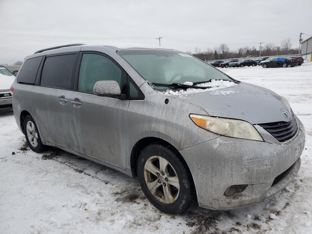 2011 Toyota Sienna - Image 4