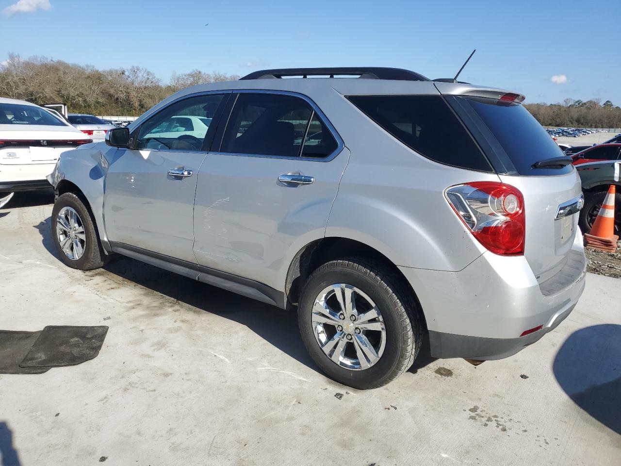2015 Chevrolet Equinox - Image 2