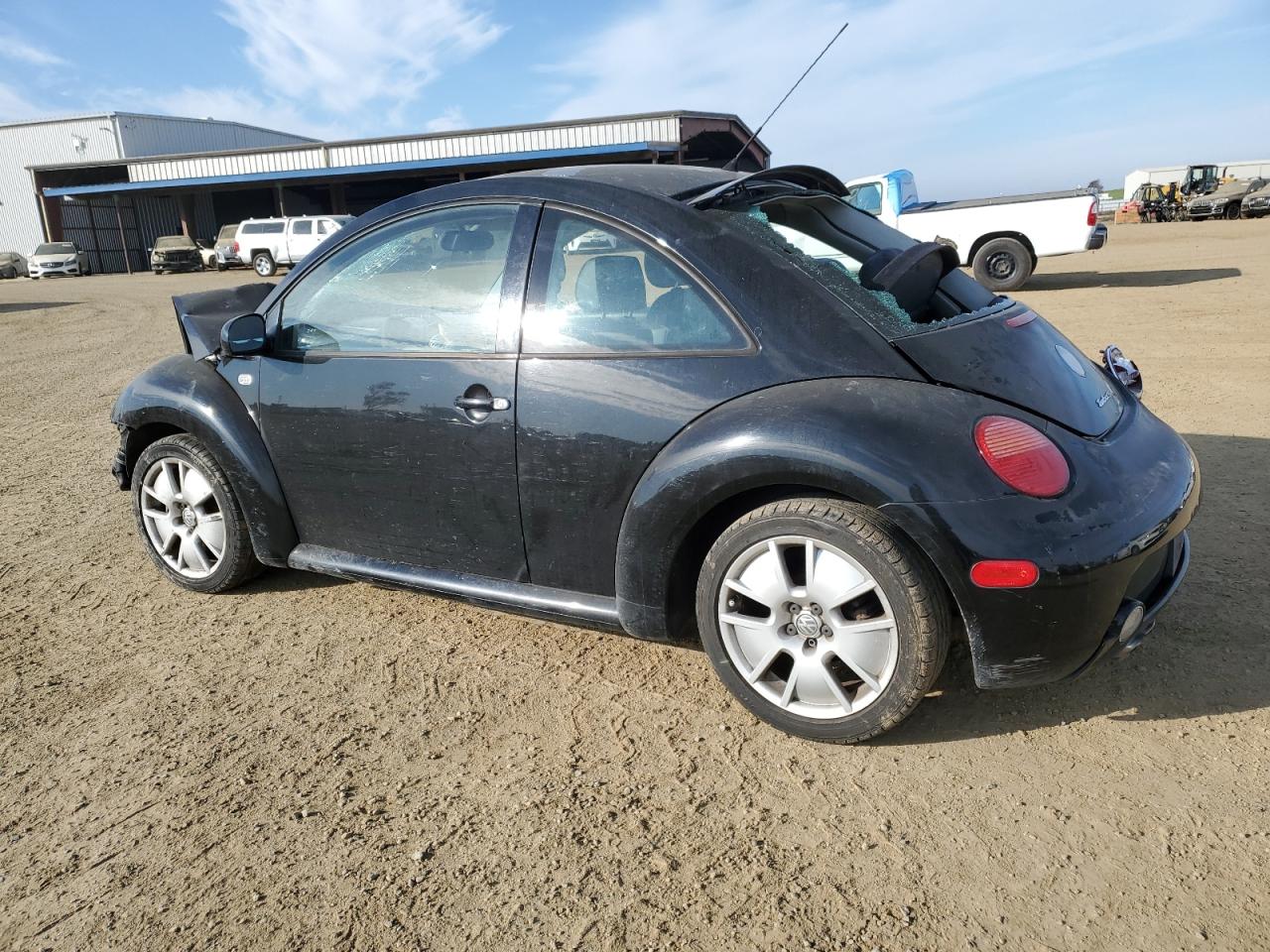 2003 Volkswagen Beetle - Image 2