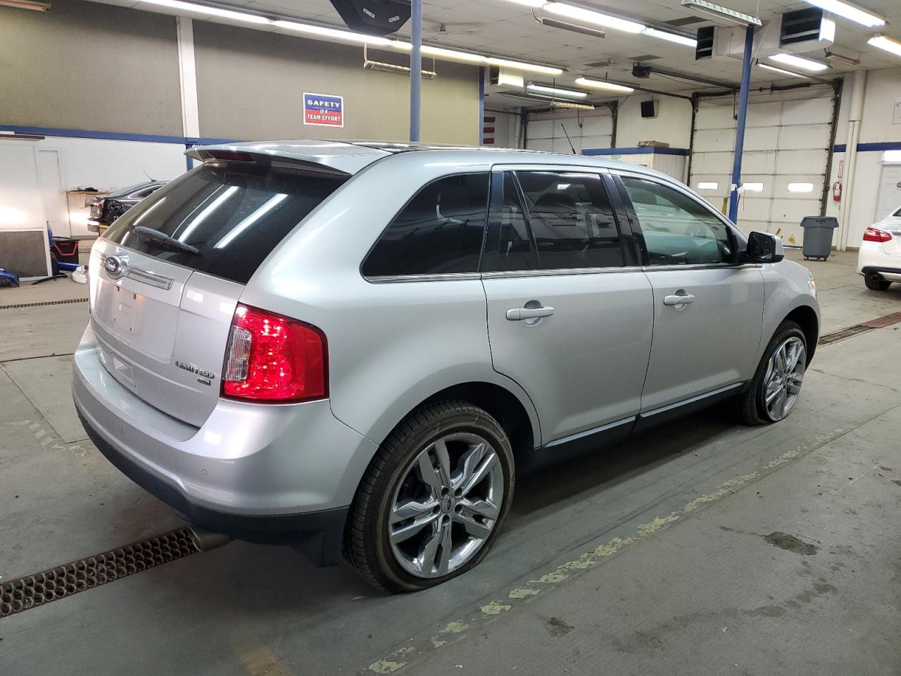 2011 Ford Edge - Image 3