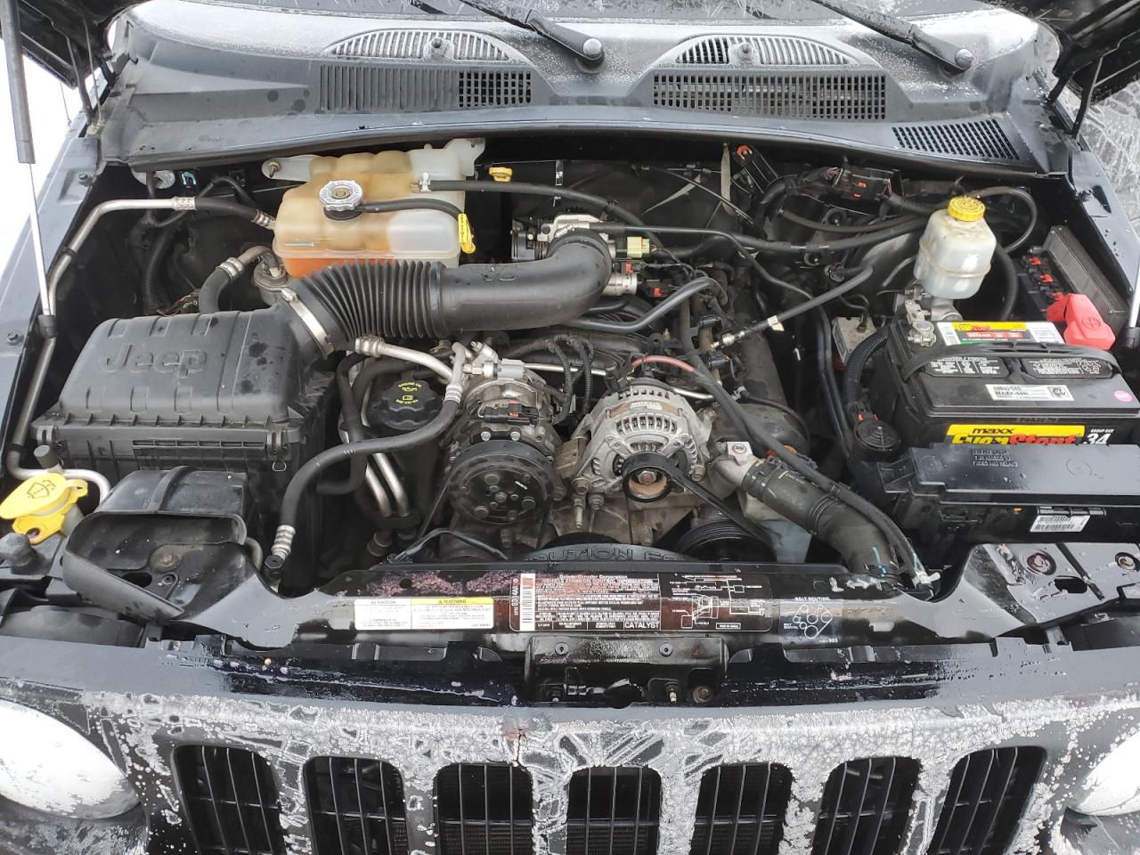 2005 Jeep Liberty (North America) - Image 12