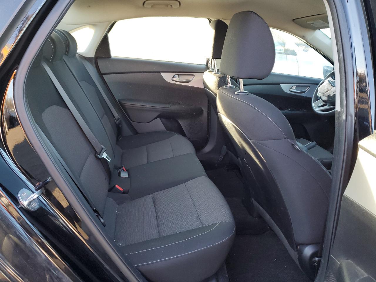 2022 Kia Forte - Image 10