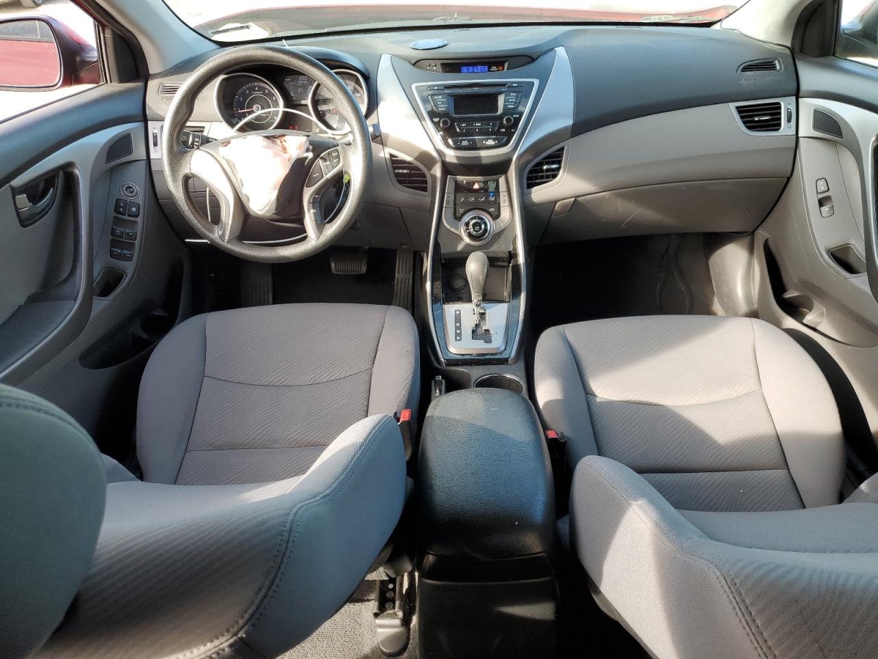 2013 Hyundai Elantra - Image 8