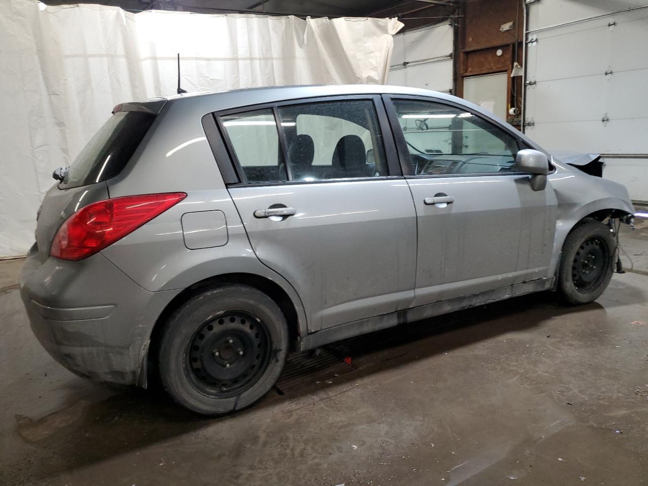 2011 Nissan Versa - Image 3