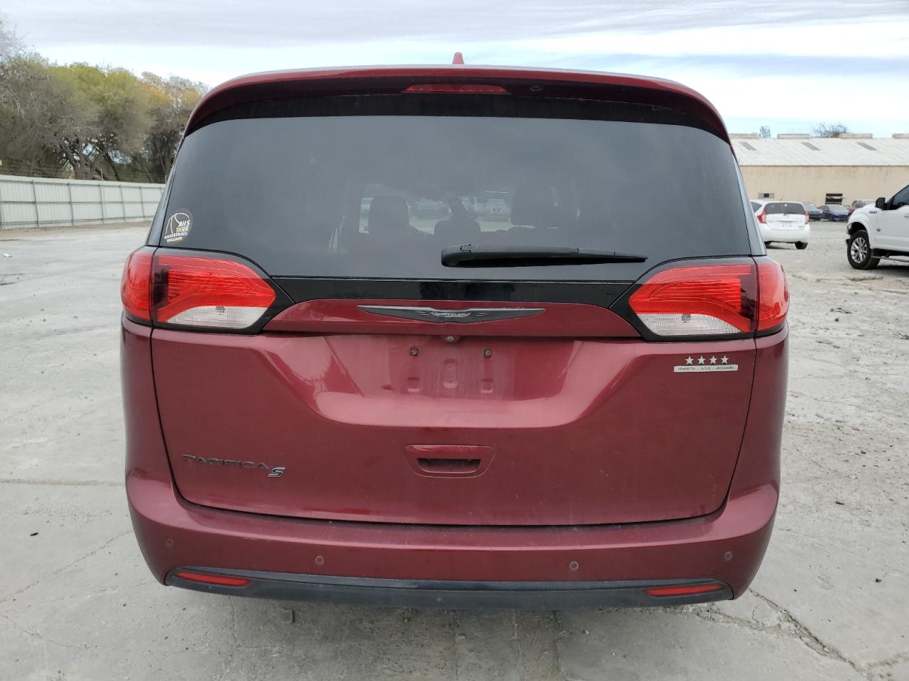 2018 Chrysler Pacifica - Image 6