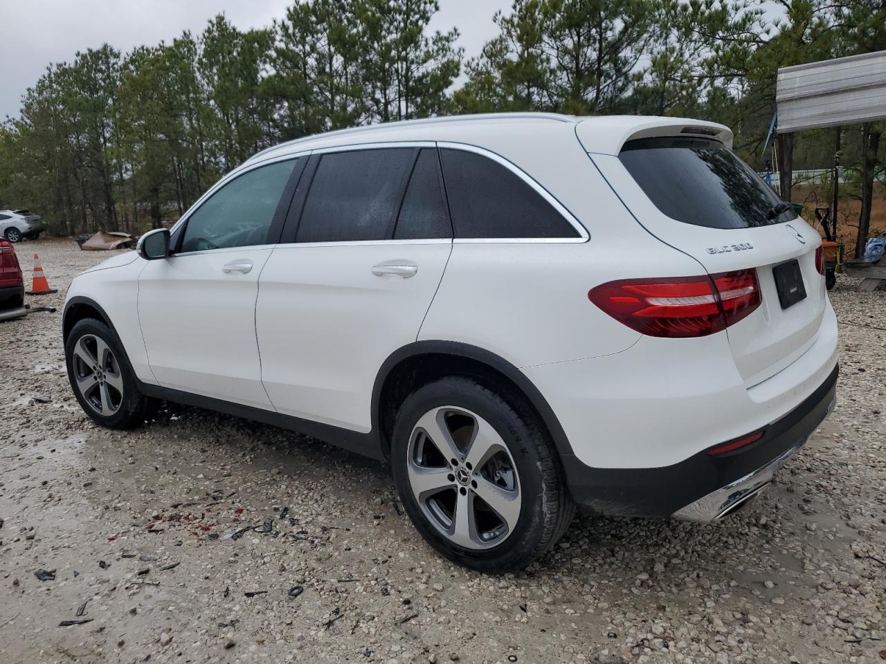 2017 Mercedes-Benz GLC - Image 2