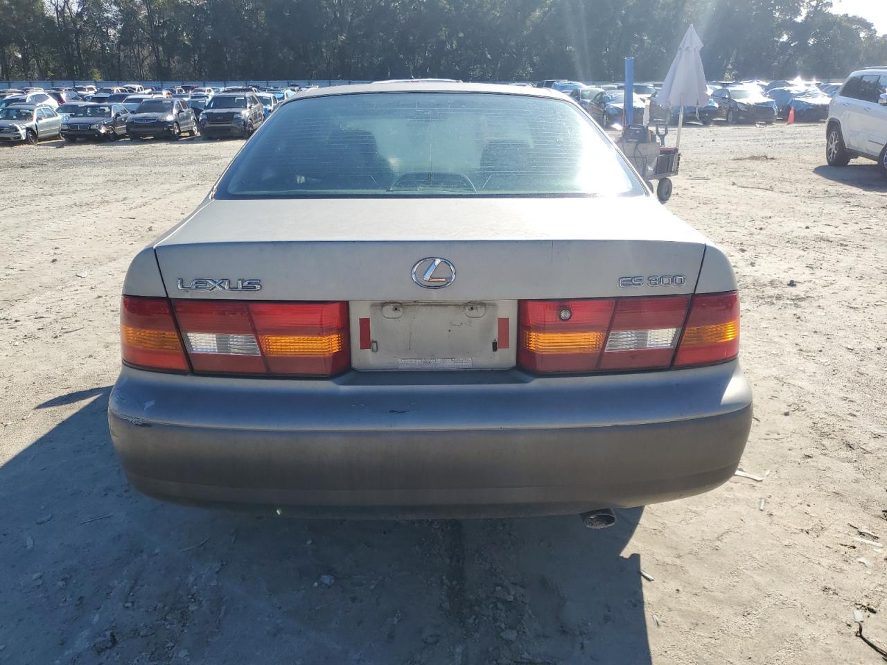 1997 Lexus ES - Image 6