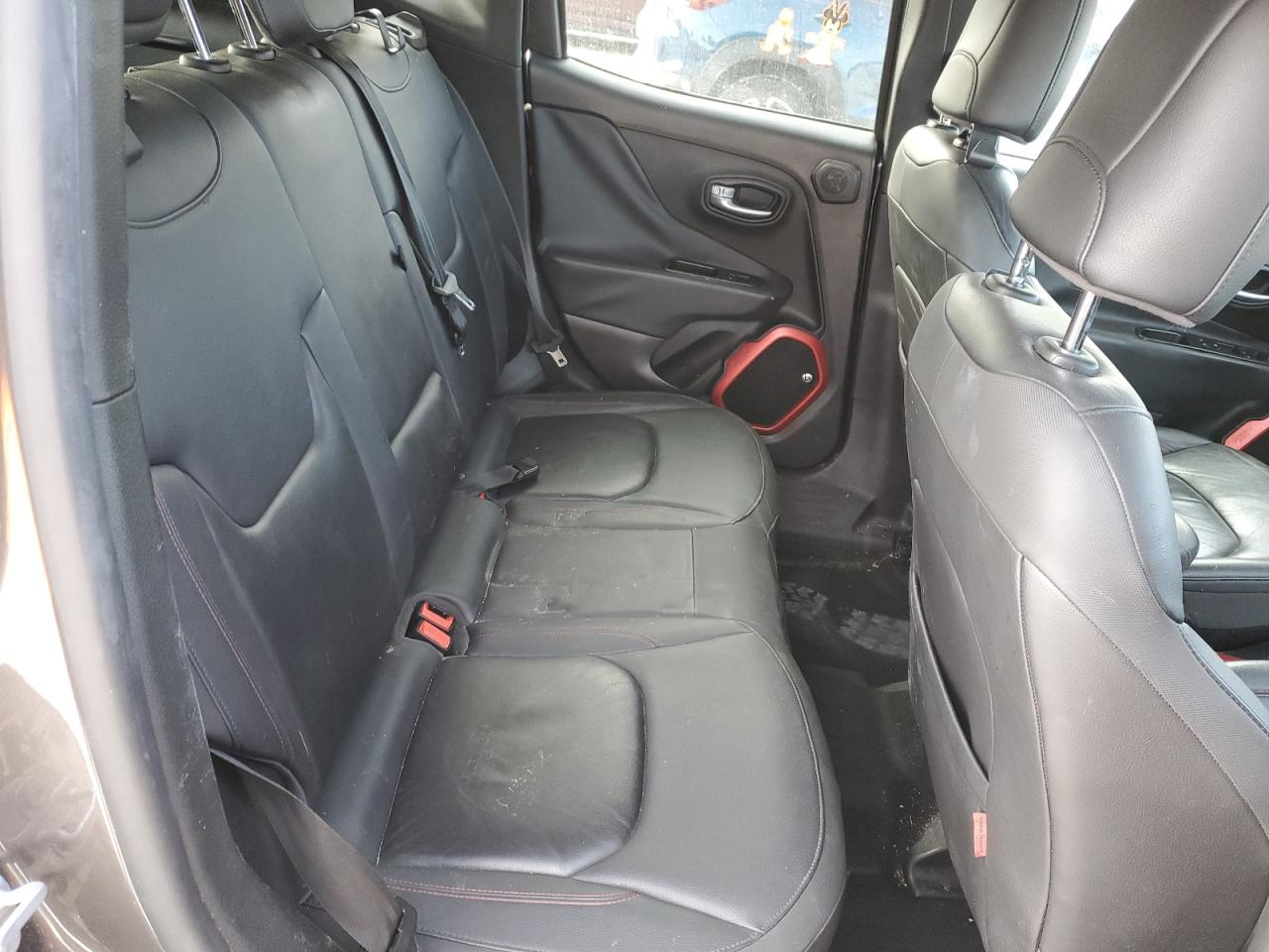 2016 Jeep Renegade - Image 11