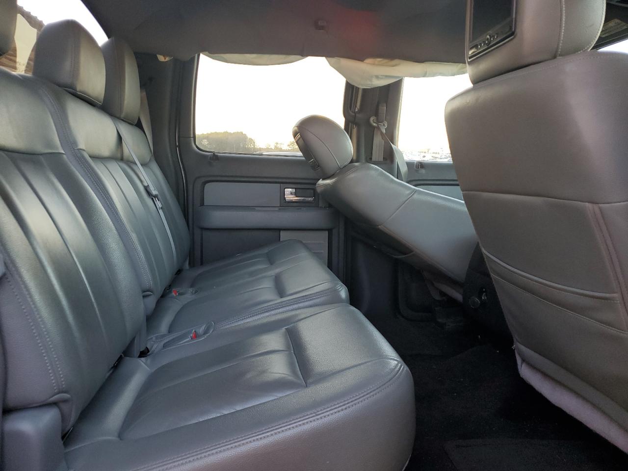 2012 Ford F-150 - Image 10