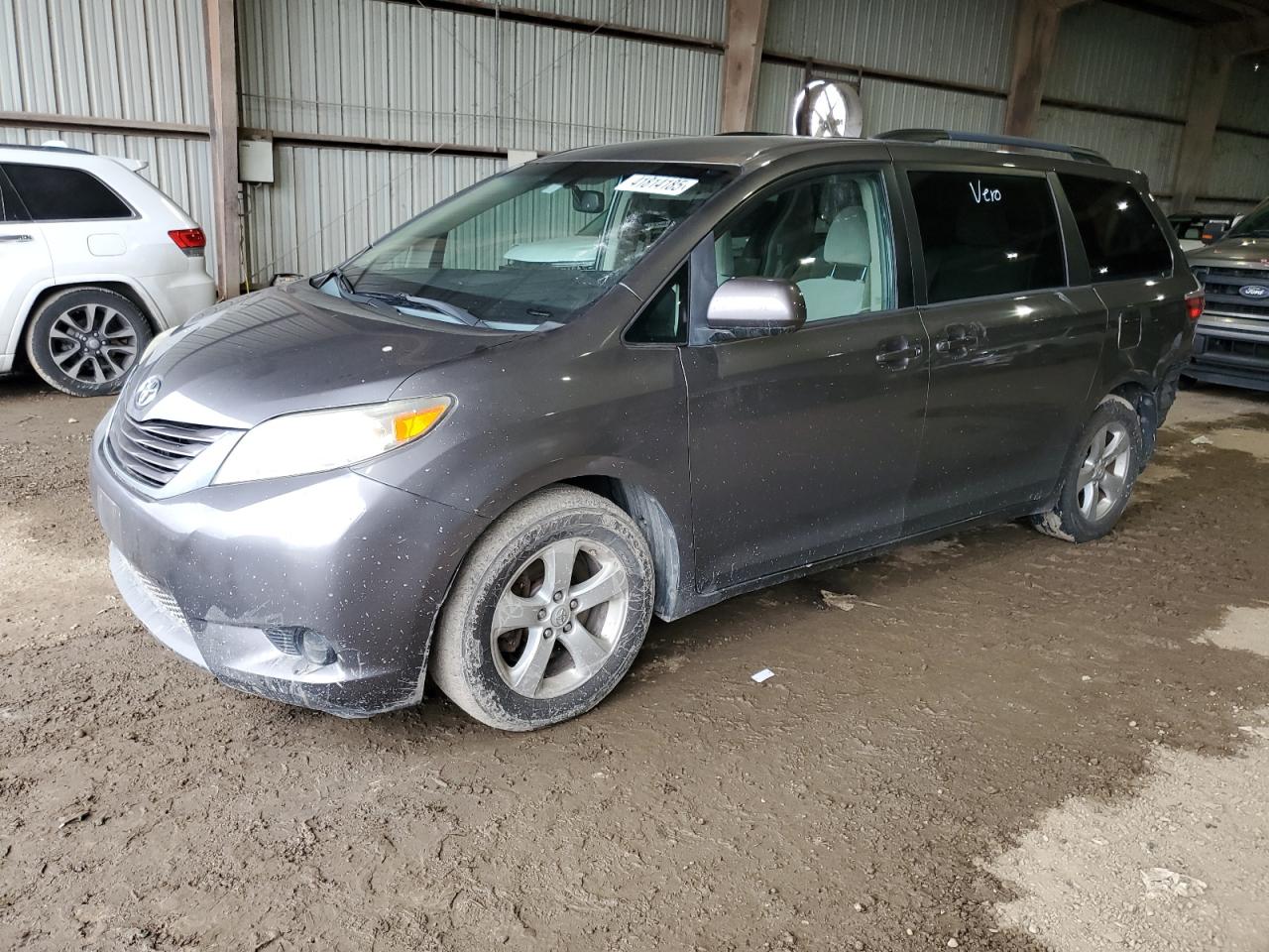 2015 Toyota Sienna - Image 1