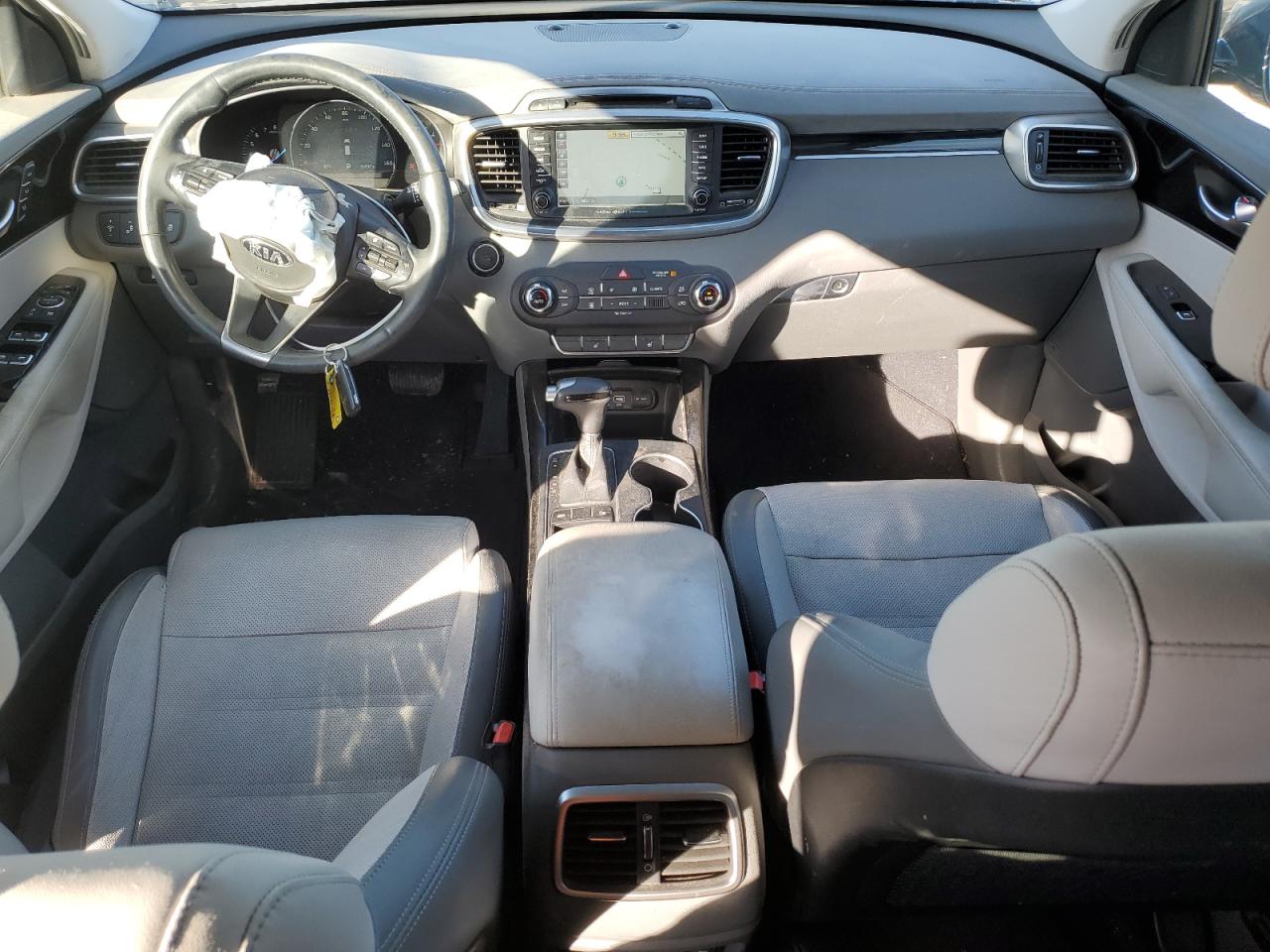 2017 Kia Sorento - Image 8
