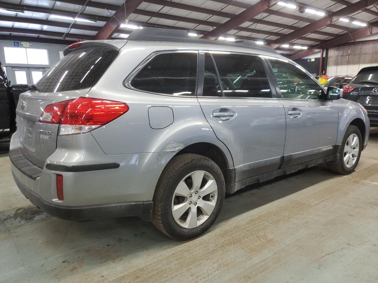 2010 Subaru Outback - Image 3