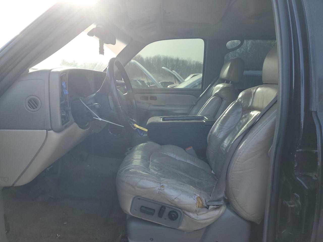 2002 Chevrolet Tahoe K1500 VIN: 1GNEK13ZX2R282363 Lot: 87883605