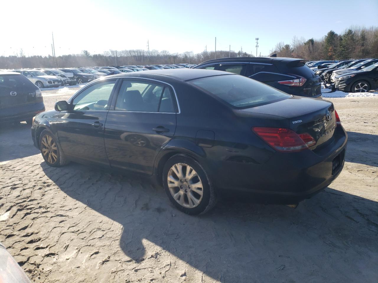 2008 Toyota Avalon - Image 2