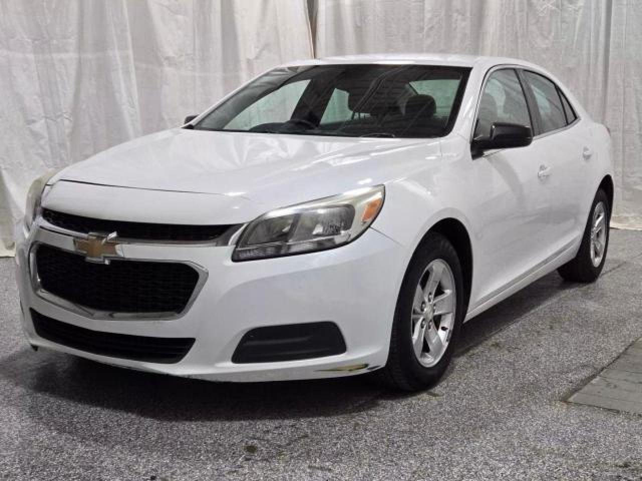 2015 Chevrolet Malibu - Image 2