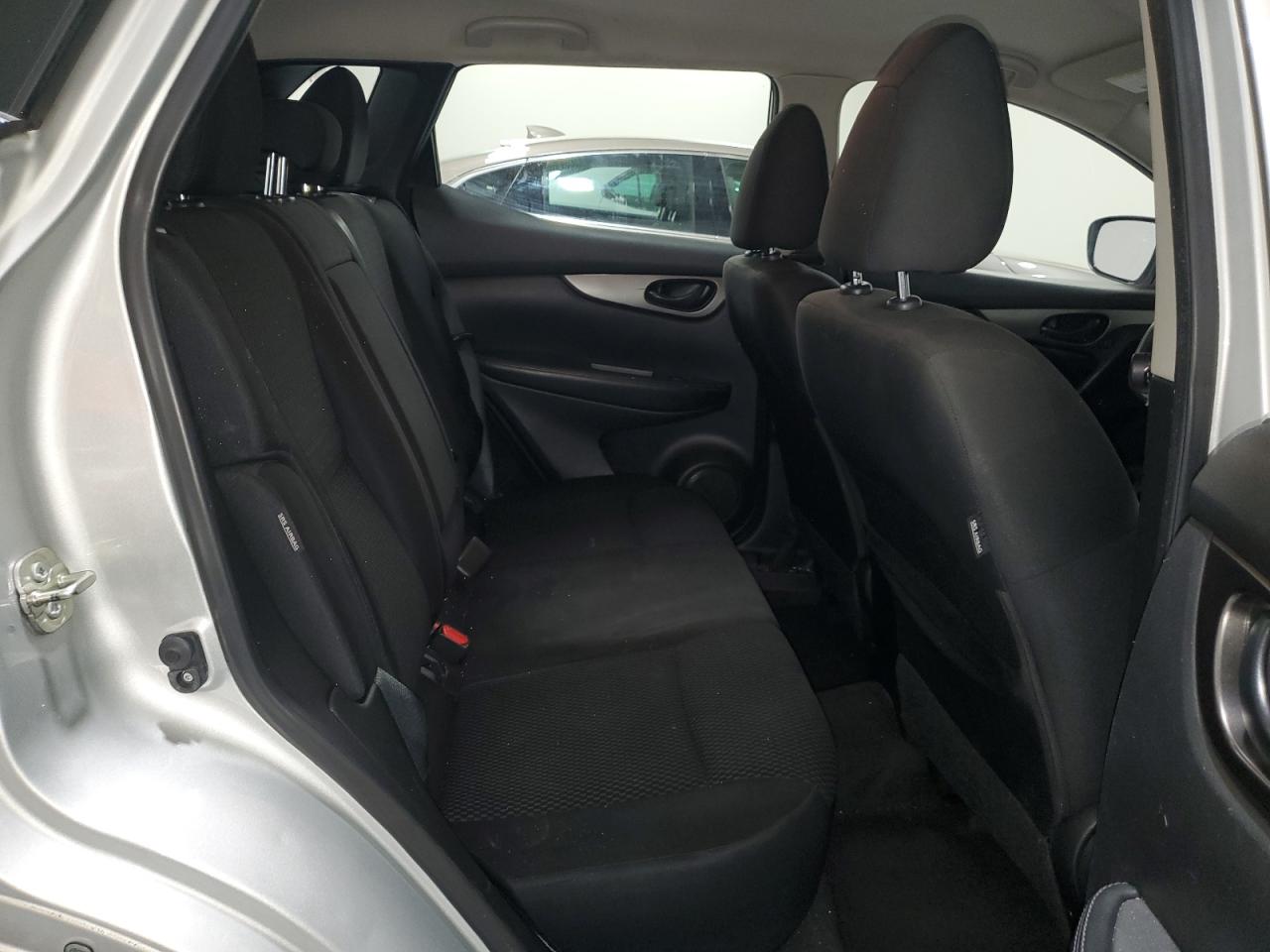 2021 Nissan Rogue - Image 10