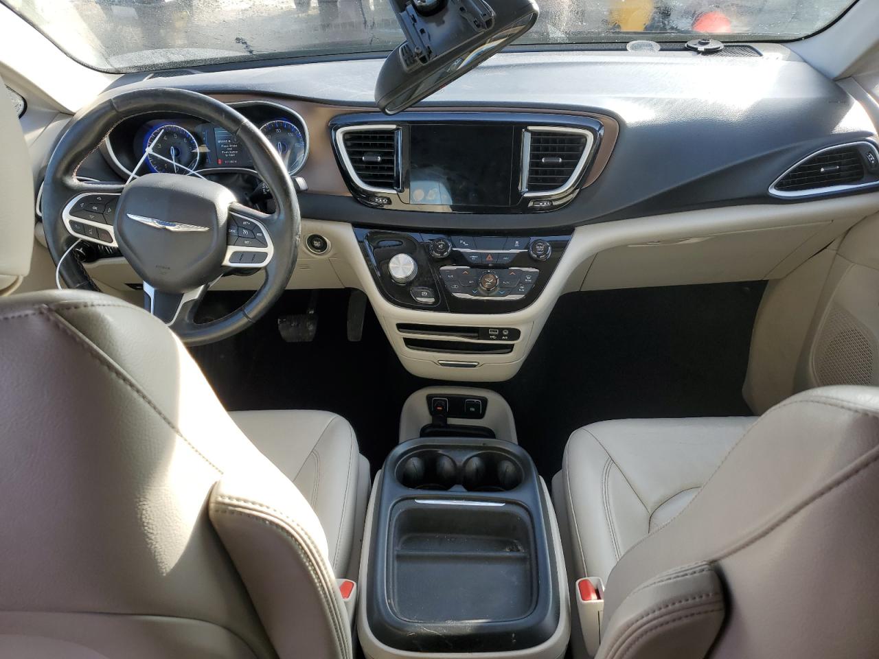 2017 Chrysler Pacifica - Image 8