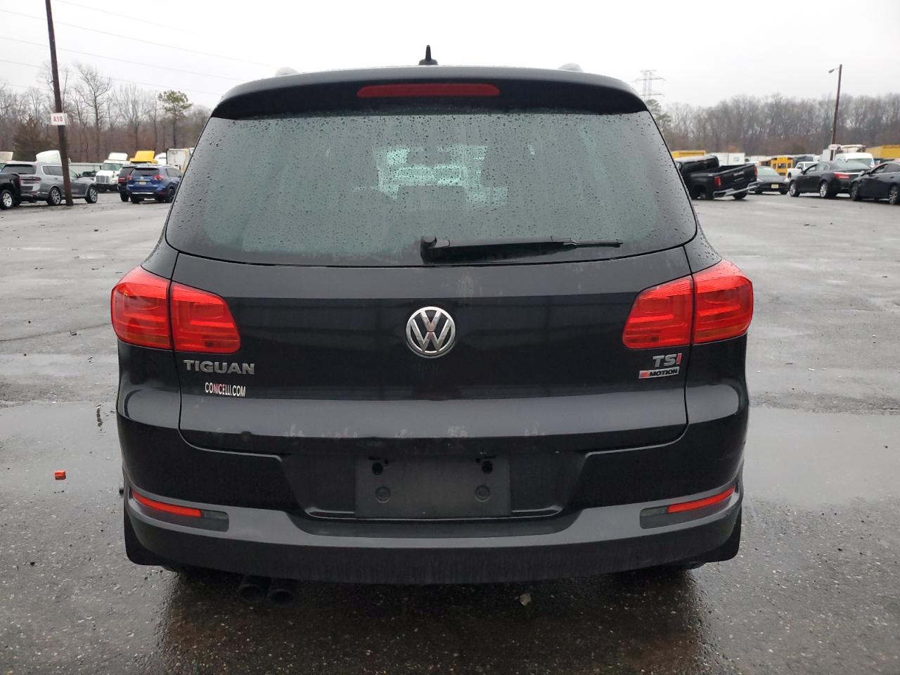 2017 Volkswagen Tiguan - Image 6