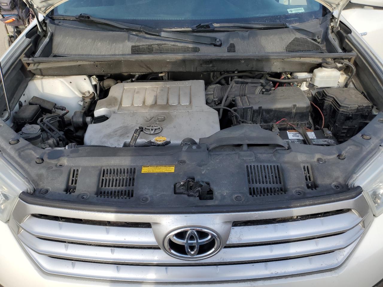 2011 Toyota Highlander - Image 12