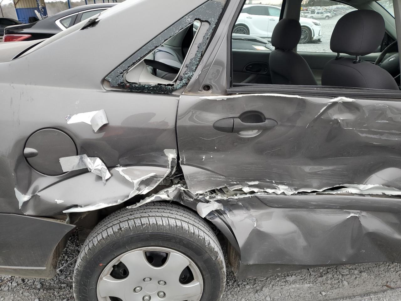 2005 Ford Focus - Image 10