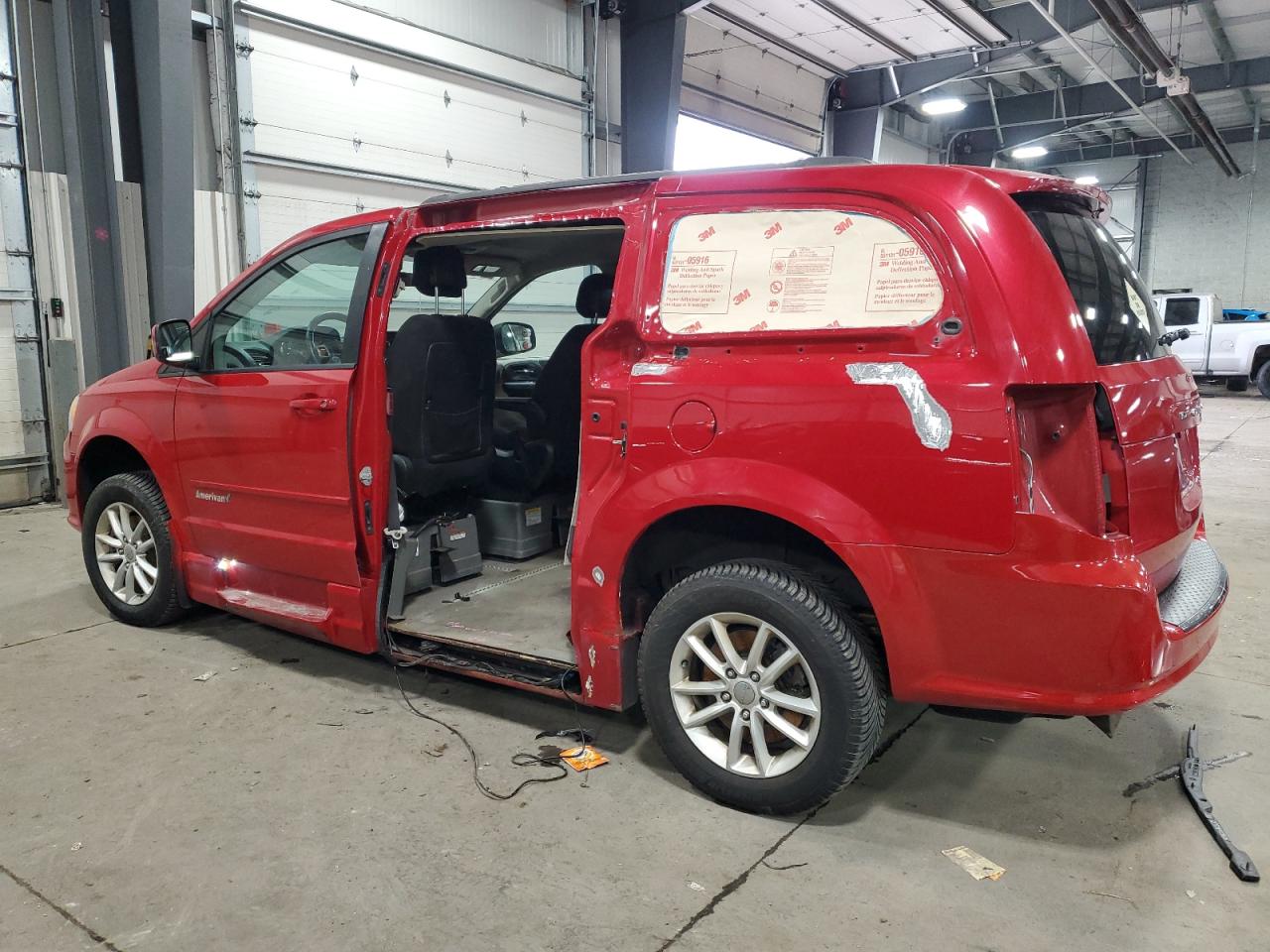 2014 Dodge Caravan - Image 2