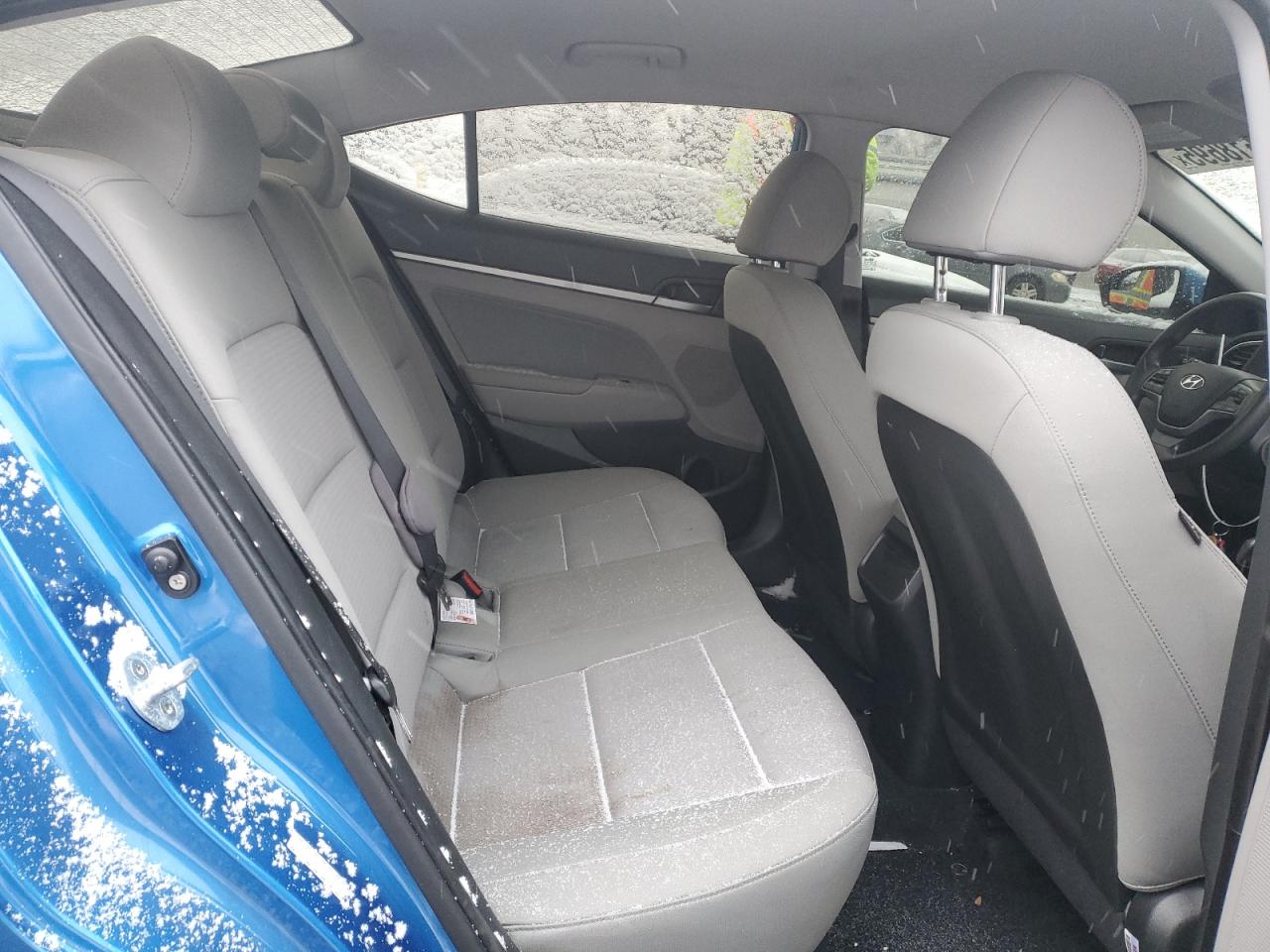 2017 Hyundai Elantra - Image 11