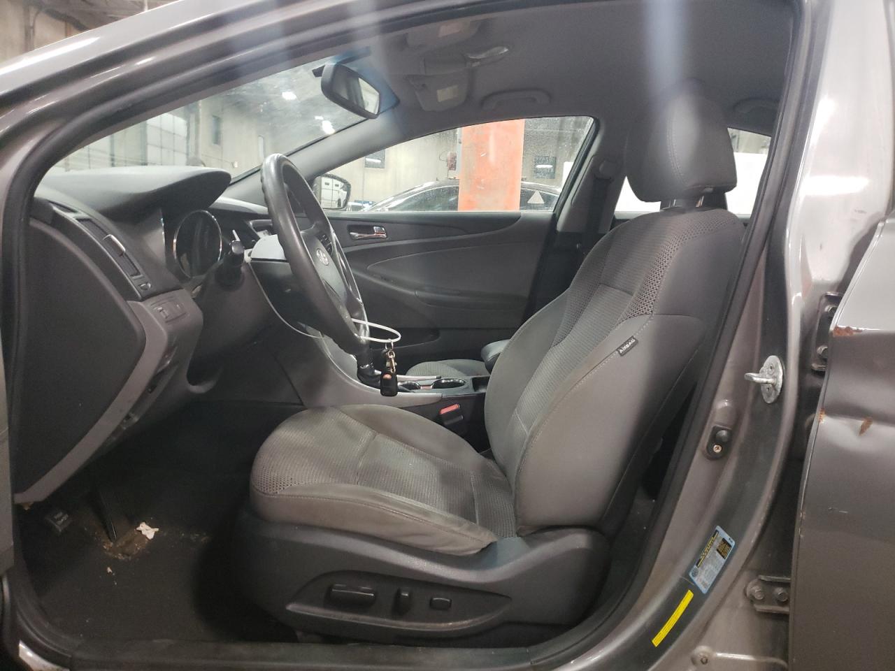 2011 Hyundai Sonata - Image 7
