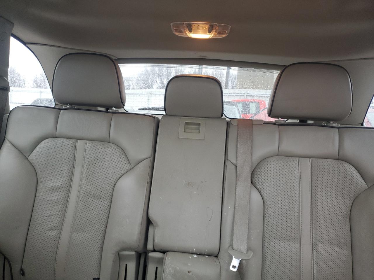 2011 Lincoln MKX - Image 10