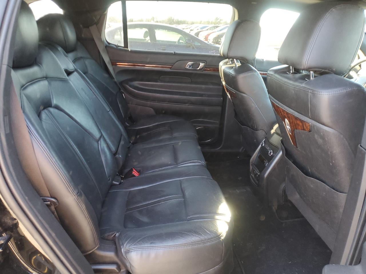 2018 Lincoln MKT - Image 11