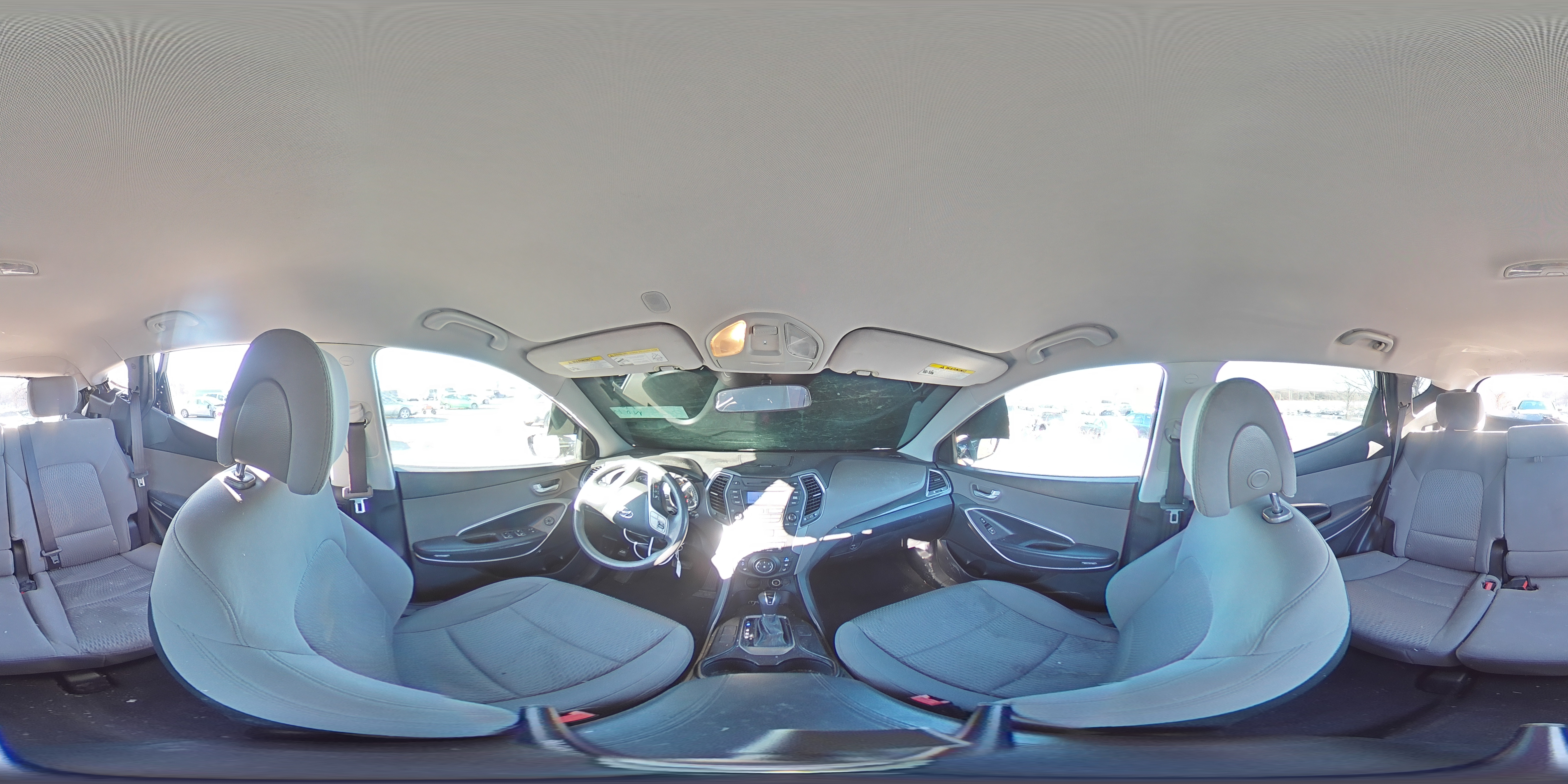 2015 Hyundai Santa Fe - Image 13