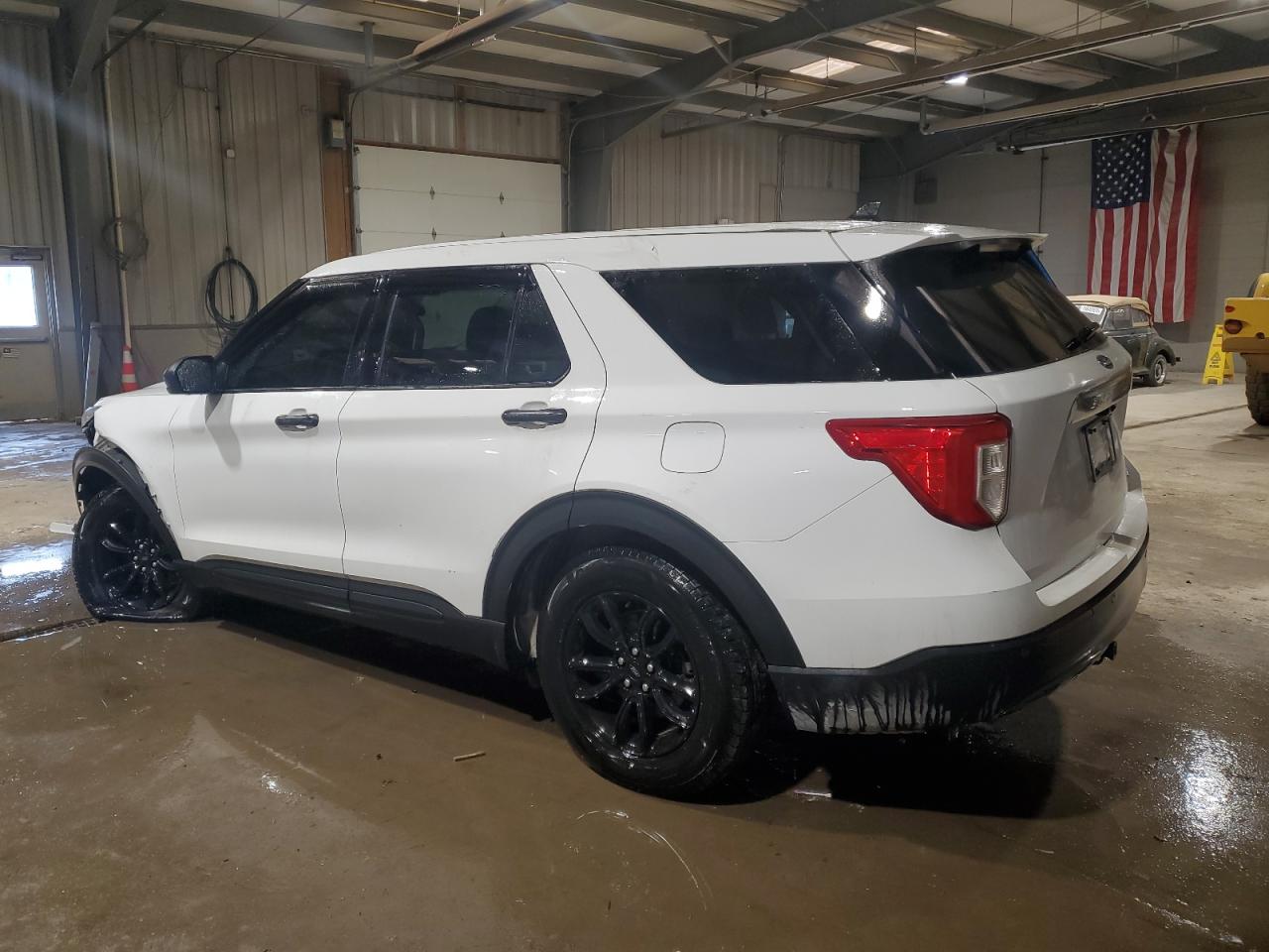 2021 Ford Explorer - Image 2