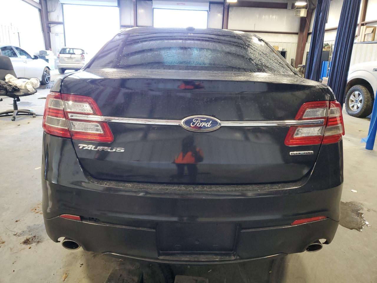 2014 Ford Taurus - Image 6