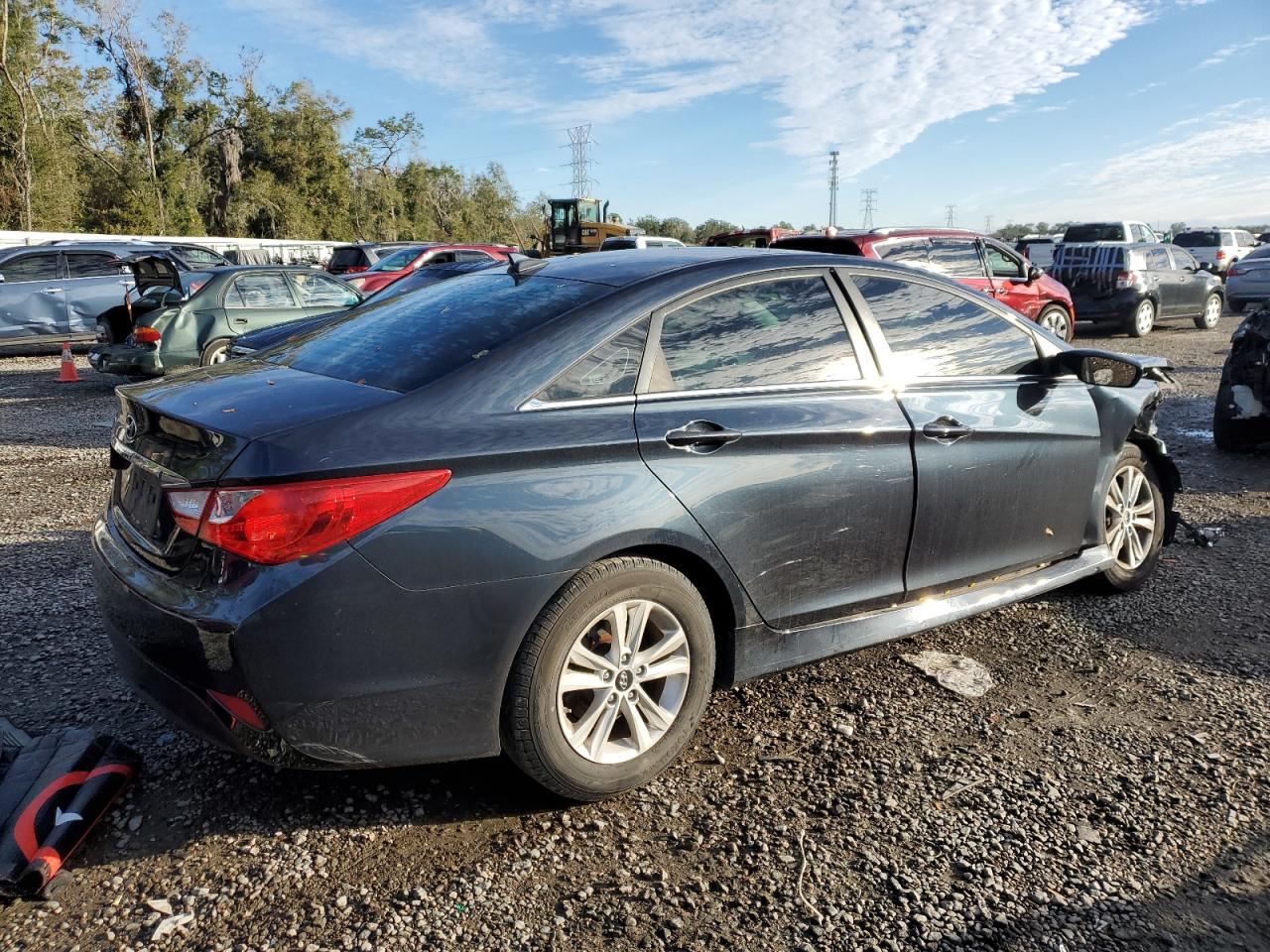 2014 Hyundai Sonata - Image 3