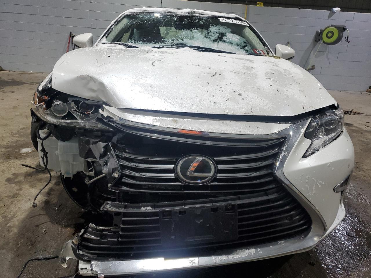 2017 Lexus ES - Image 5