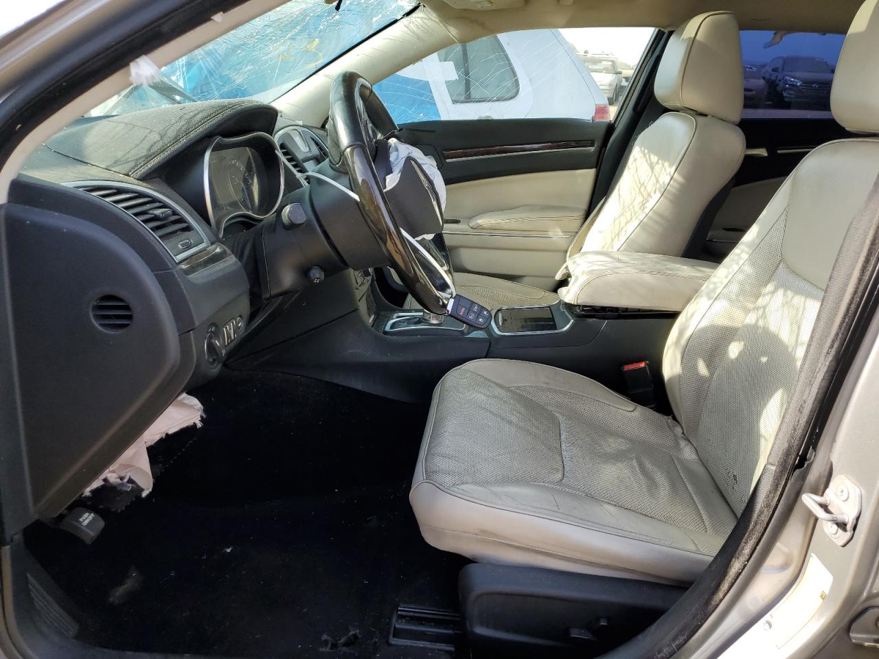 2016 Chrysler 300 - Image 7