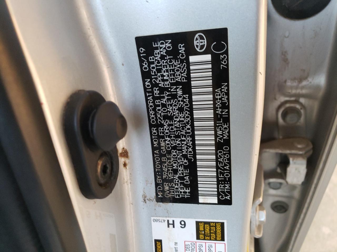 2019 Toyota Prius - Image 12