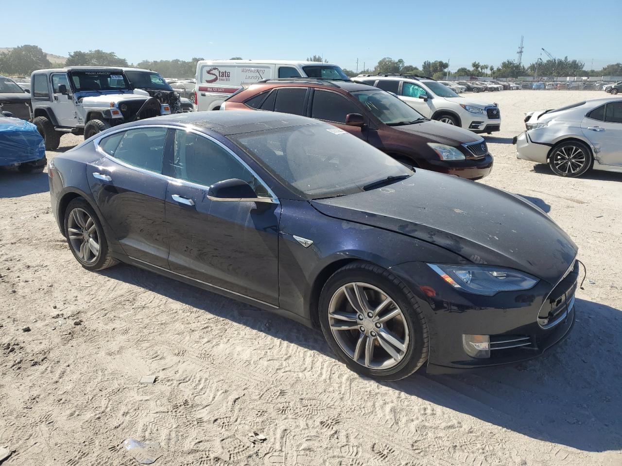 VIN 5YJSA1H13EFP56553 2014 TESLA MODEL S no.4