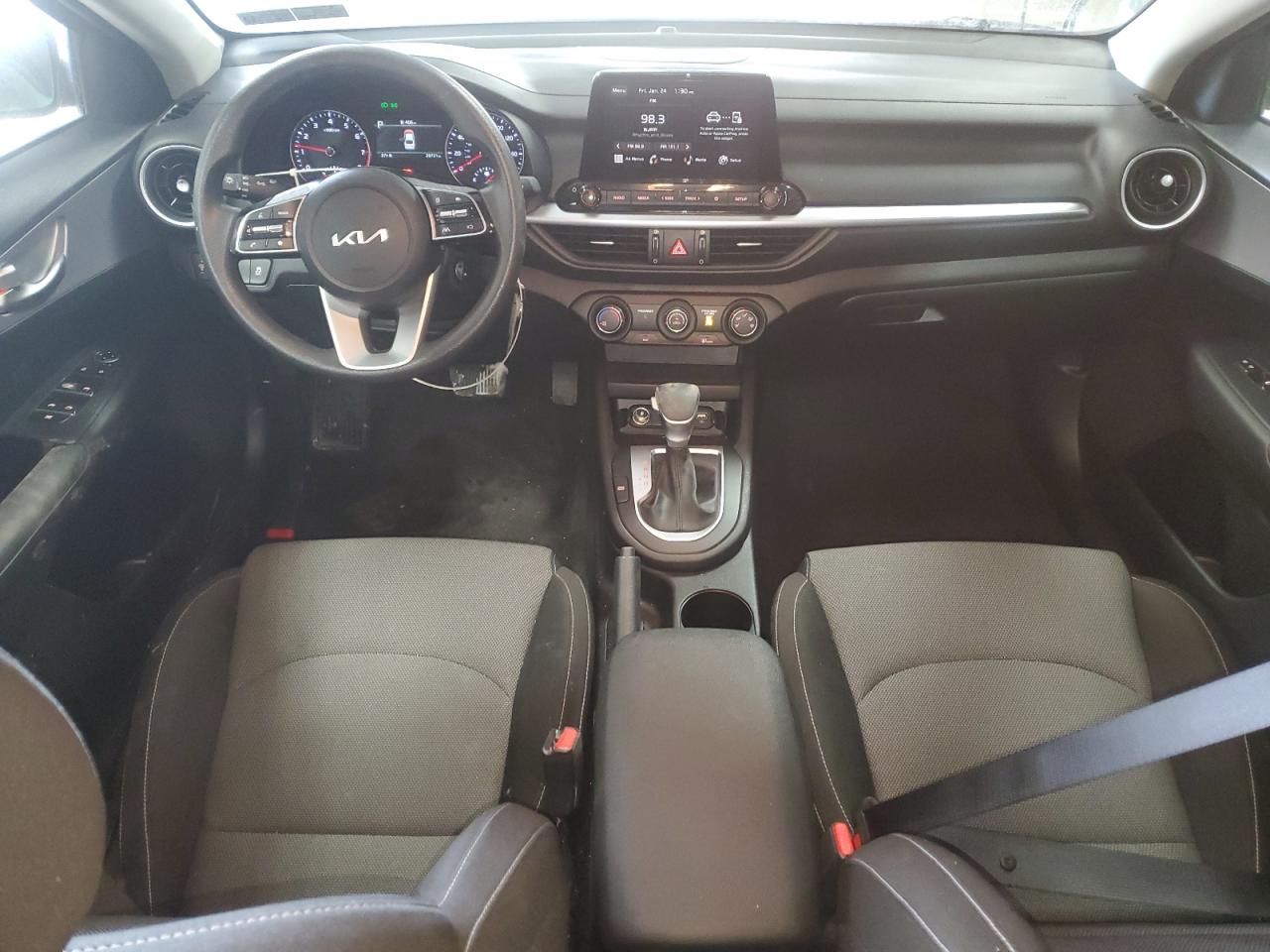 2024 Kia Forte - Image 8