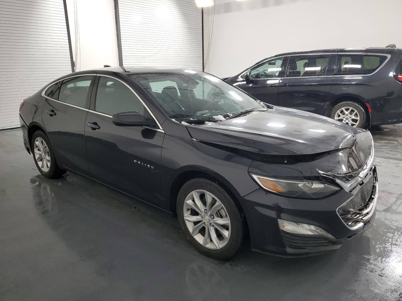 2023 Chevrolet Malibu - Image 4