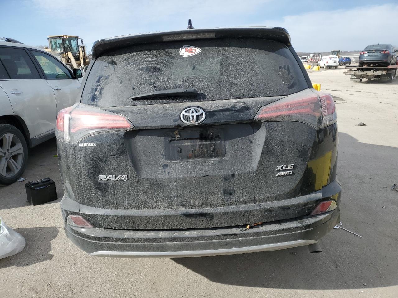 2018 Toyota RAV 4 - Image 6