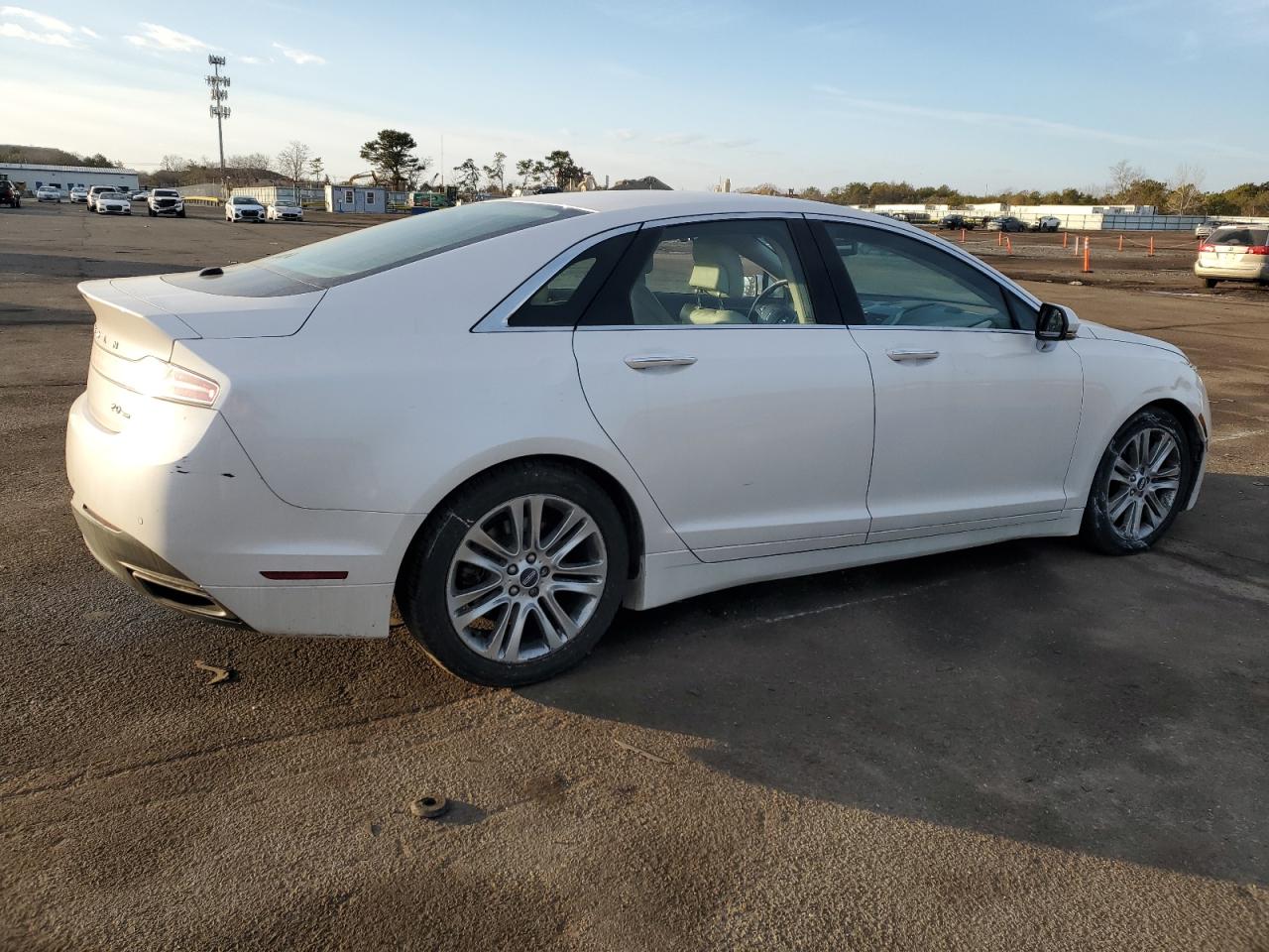 2013 Lincoln MKZ - Image 3