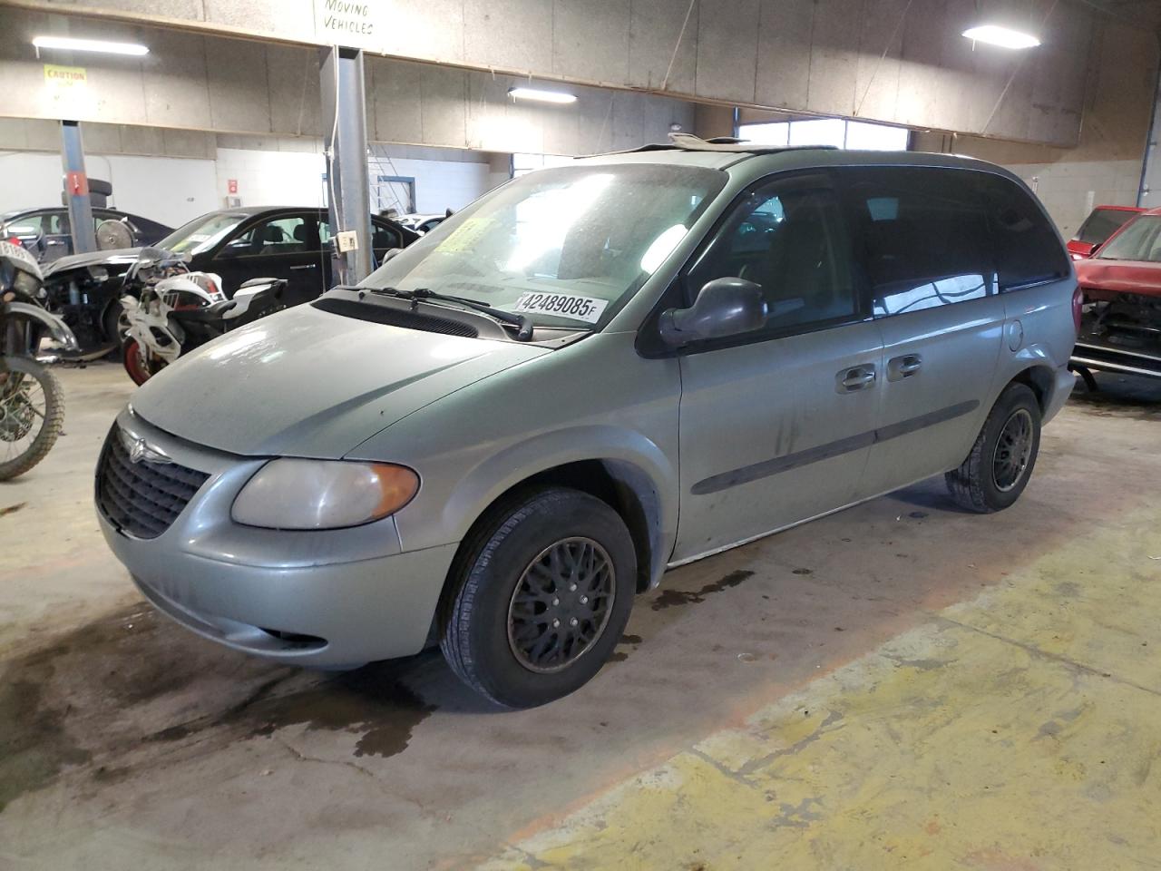 2003 Chrysler Voyager - Image 1