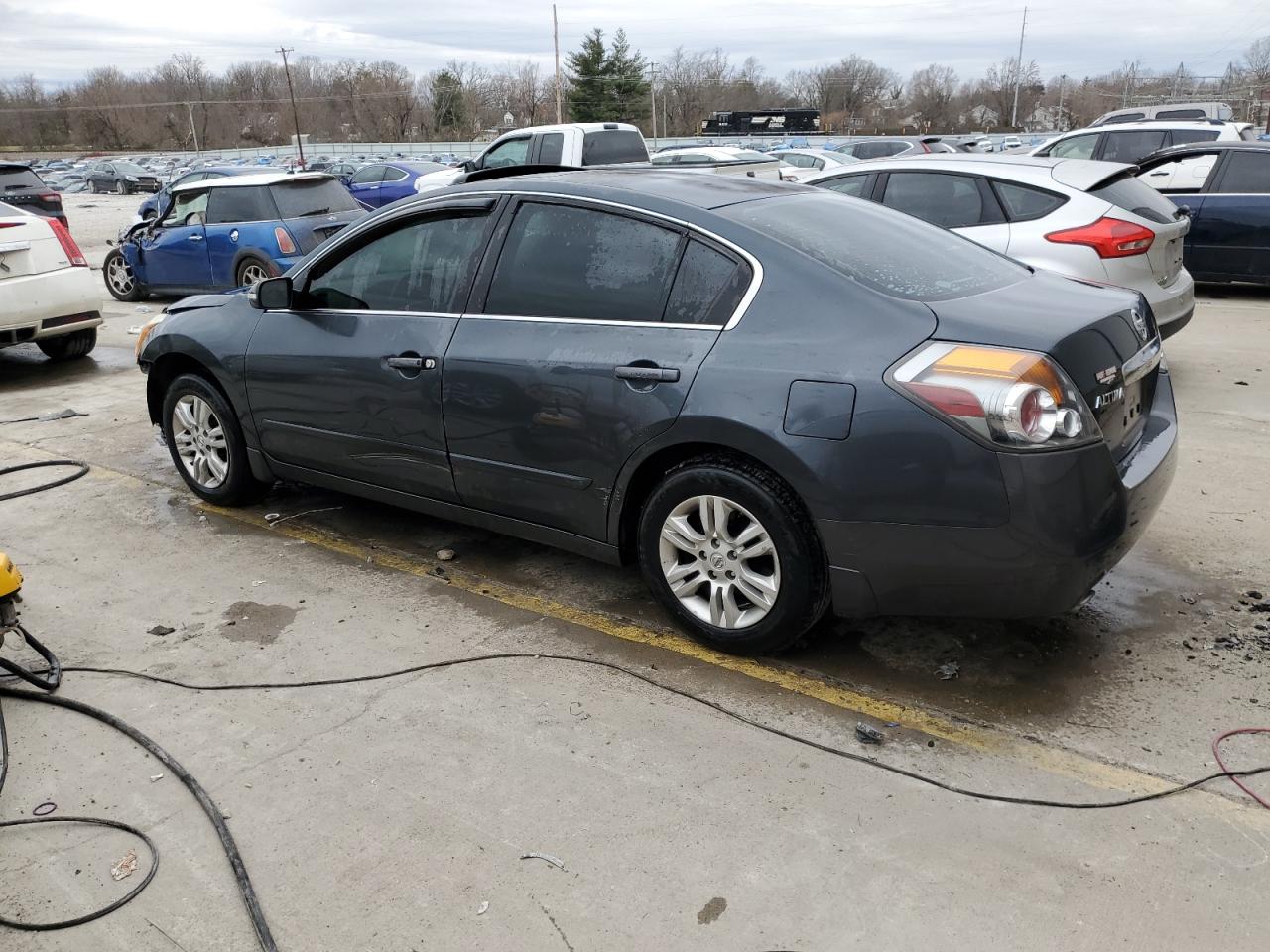 2011 Nissan Altima - Image 2