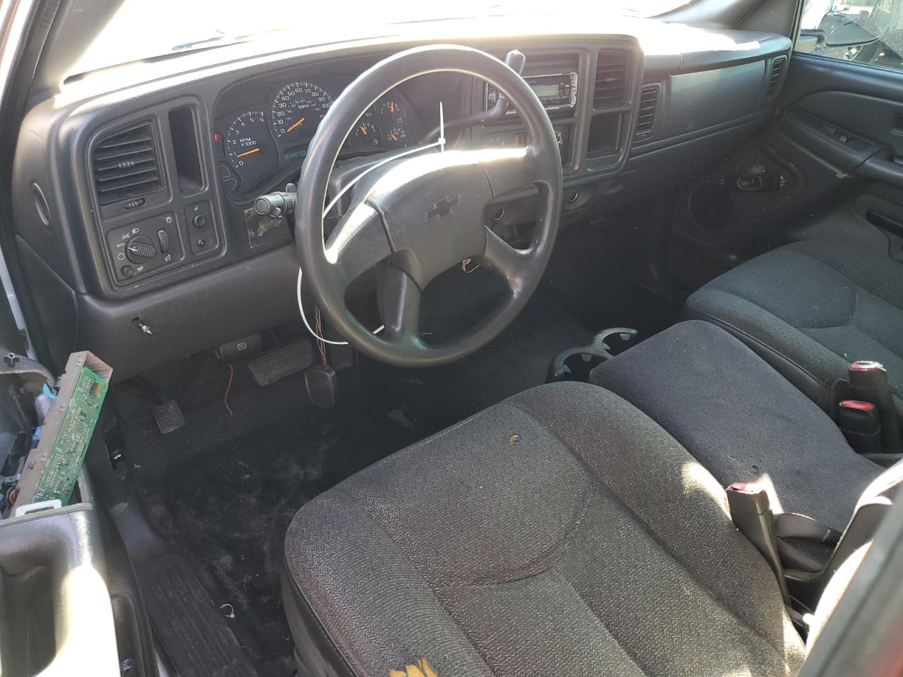 2005 Chevrolet Silverado - Image 8