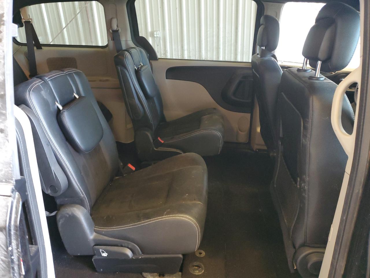 2019 Dodge Caravan - Image 11
